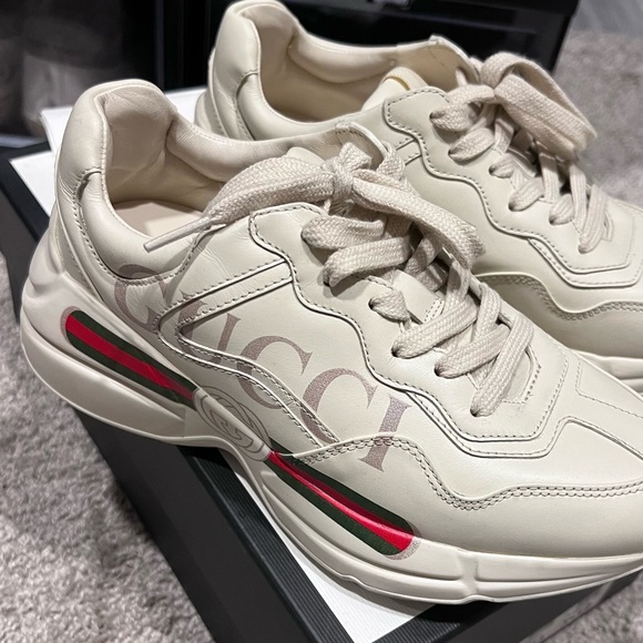 GUCCI SNEAKERS - Picture 2 of 6